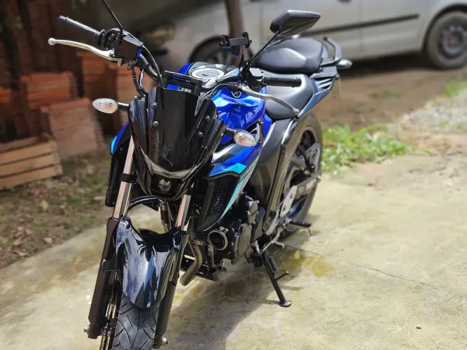 VENDO: Yamaha FZ25 2024 - Azul Metálico Imponente ?