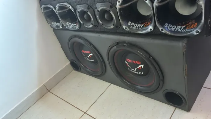 VENDE-SE SOM DE CARRO
