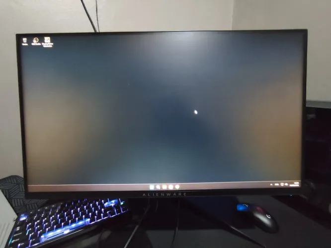 Monitor Alienware 240hz 24pol Painel TN 