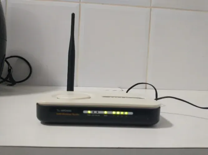 Roteador TP-LINK Wireless 4 Portas 54mbps TL-WR340G para Conexão Internet Banda Larga