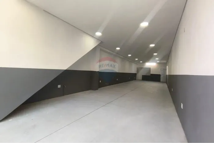 Excelente salão comercial no Jardim Paranavaí/Mauá
