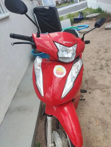 Biz 110i 22/22 apenas 4mil km 