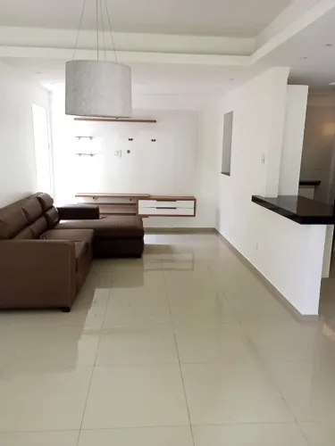 Vendo Casa em Condomínio no Planalto Vinhais, com 03 quartos, Área gourmet.