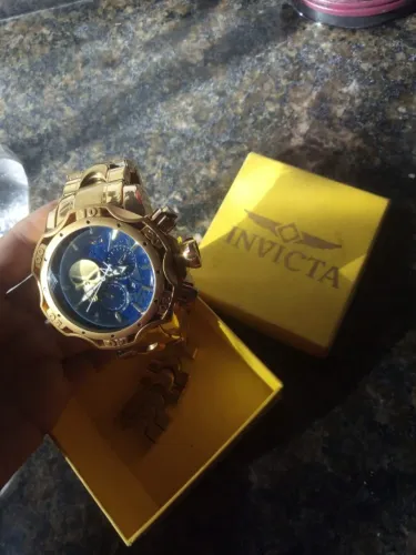 Vendo Relógio estilo Invicta. Funcional perfeito e acompanha caixa.