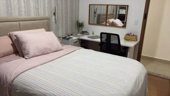 Vendo mesa de home office em L