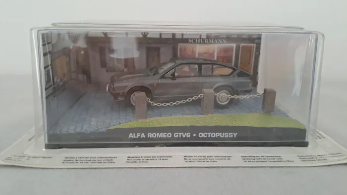 ** MT Alfa Romeo GTV6 1:43 James Bond 007 Lacrado no Blister