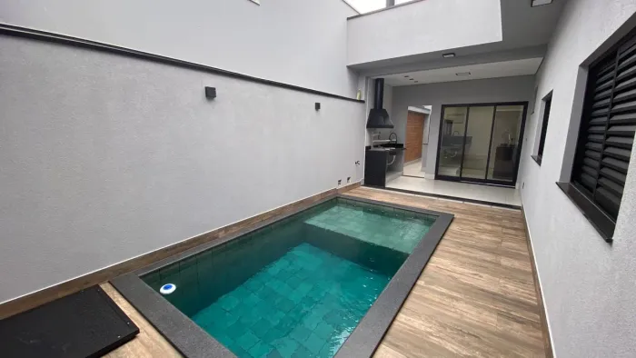 Casa com 3 Dormitórios e Piscina em Condomínio fechado - Limeira