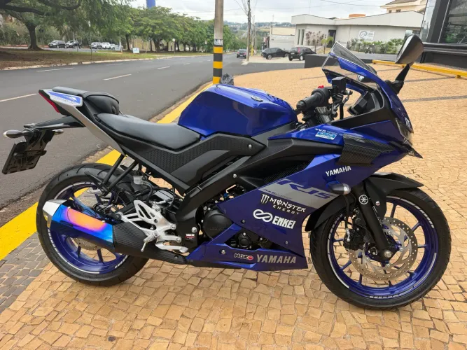 YAMAHA R15 ABS