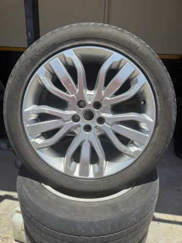 Rodas aro 21 com pneus 275/45 R 21