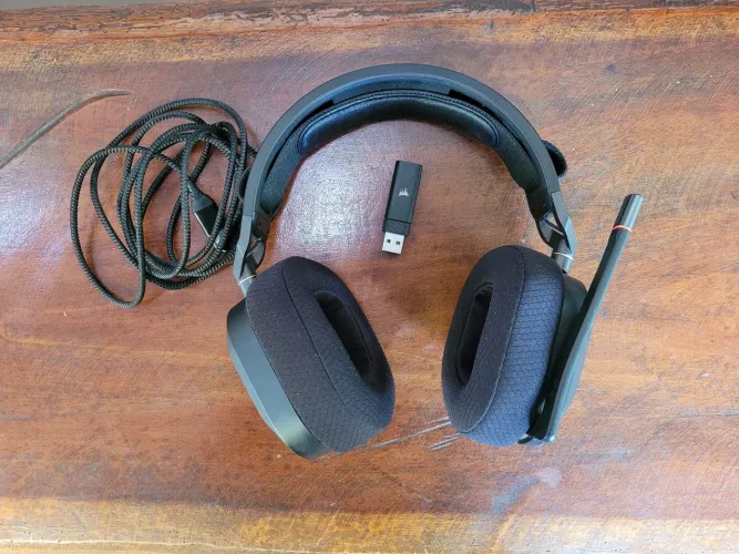 Headset Gamer Corsair HS80 RGB Wireless