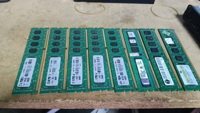 Memórias ddr3 para PC 8gb PC3-1600mhz R$ 100 cada unidade