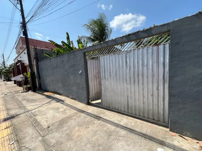 Aluga-se apartamento