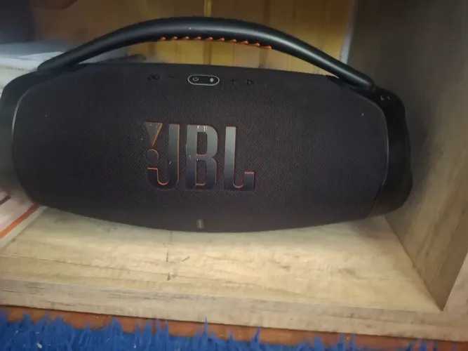 Vendo uma jbl boombox 3 na caixa