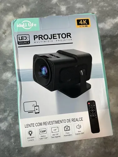 Projetor com sistema Android 13