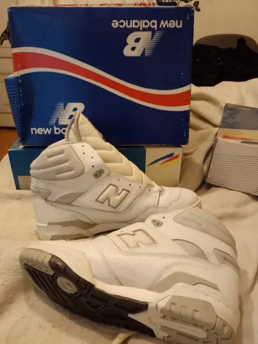 Tênis New Balance Cano Alto (Branco e Cinza)