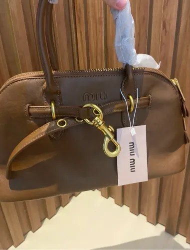 Bolsa Miu miu couro napa - lacrada