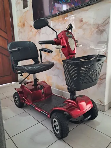 Cadeira de rodas motorizada