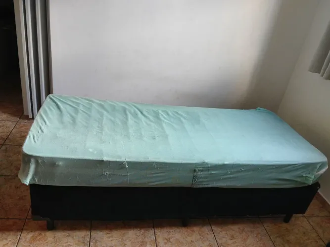 Cama Box Solteiro Completa Confortável - Ótimo Estado