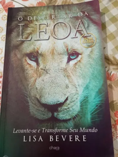Livro o despertar da Leo