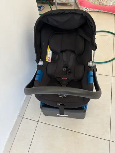 Vendo um bebê conforto