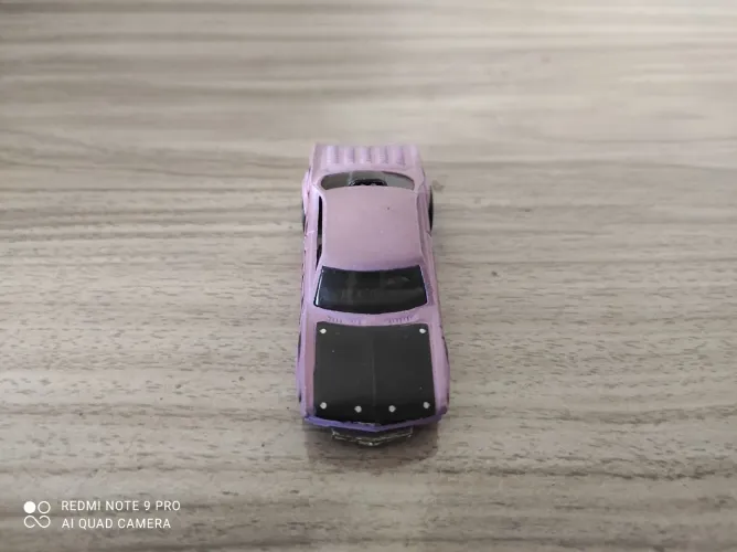 Hot Wheels Vairy 8 2005 Mainline