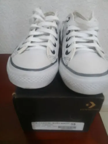Tênis all star converse número 35 feminino.