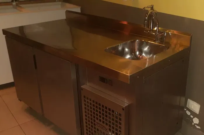 Balcão serviço com pia INOX 2 portas usado bom estado