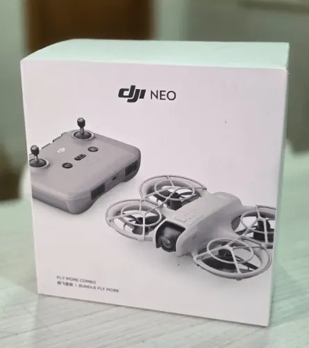 Drone DJI Neo Fly More Combo 4K Lacrado na Caixa (3 Baterias + RC-N3)