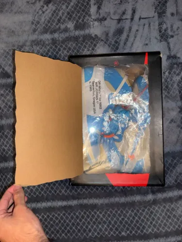 Nike off white UNC original tamanho 10 nunca usado avalio trocas 