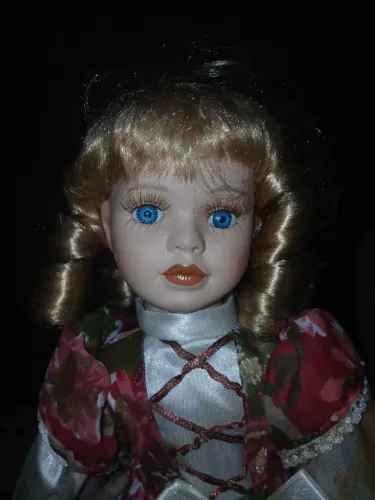 Boneca de Porcelana Vintage Anos 80 - 40cm