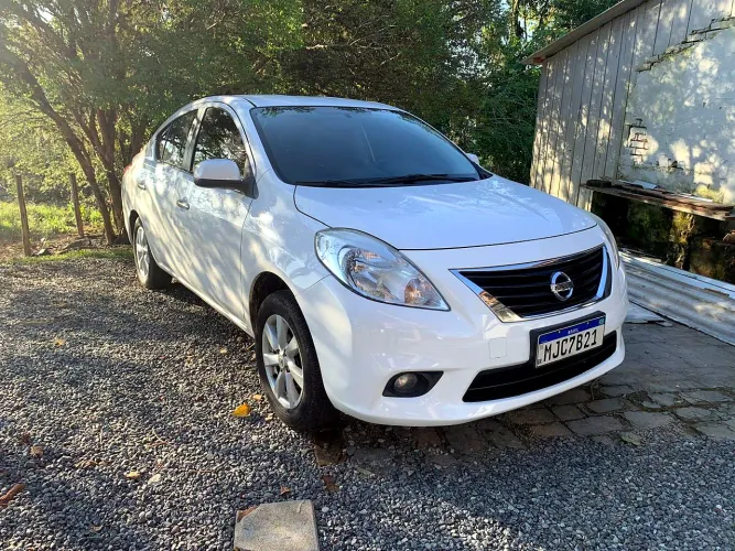 Nissan Versa SL 1.6 16V Flex Fuel 4P Mec. 2012