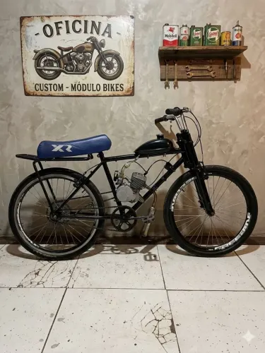 Vendo motorizada 80 cc bem boa motor bom aros bons toda revisada entrego quero 1200