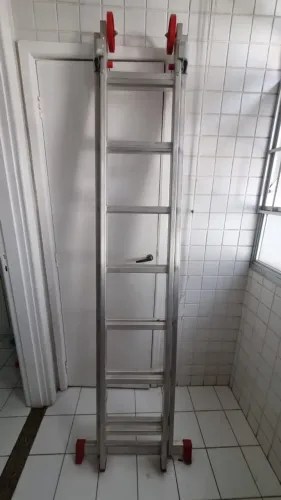 Escada Extensível 11 Degraus em Alumínio Botafogo