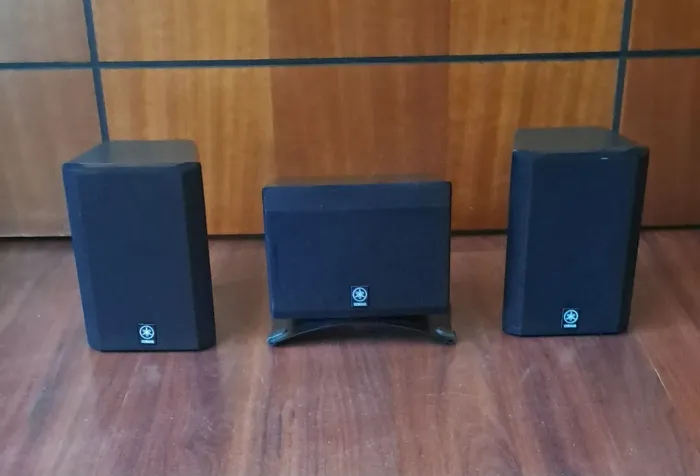 3 Caixas Yamaha p/ Home Teather ( NX-210P ) - Excelentes