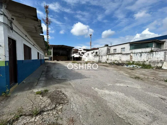 Terreno / Galpão para Alugar em Santos - Área Retroportuária