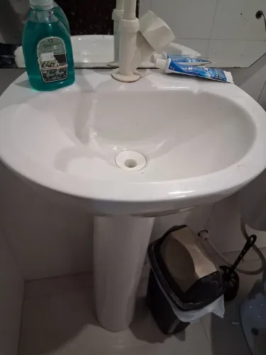 Lavatório para banheiro de louça com coluna