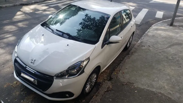 Peugeot 208 Active 1.2 Flex 12V 5P Mec. 2020