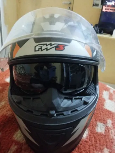 Capacete