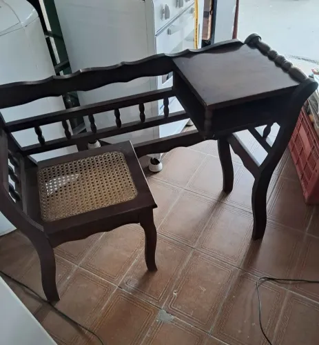 Escrivaninha vintage madeira antiga ótimo estado largura 99 altura 78 fundo 35