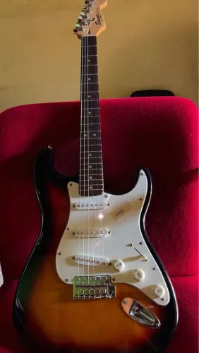Guitarra Squier Califórnia Séries.