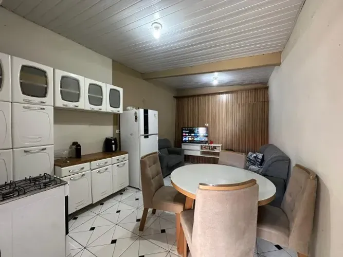 CASA TODA MOBILIADA PARA ALUGAR - COM GARAGEM E ENERGIA SOLAR