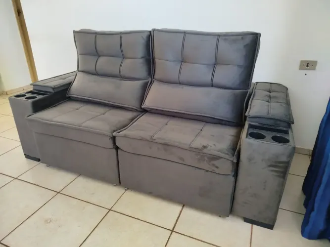 Sofá retrátil e reclinável novos