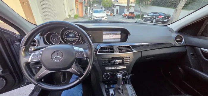 Mercedes-Benz C-180 CGI Sport 1.6 TB 16V 156cv Aut. 2014