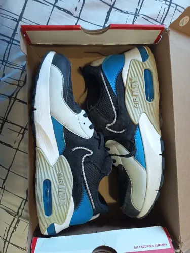 Tênis Nike Air Max excee