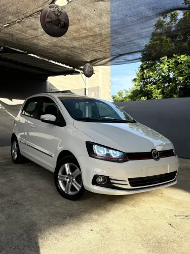 Volkswagen Fox Highline 1.6 Flex 16V 5P 2015