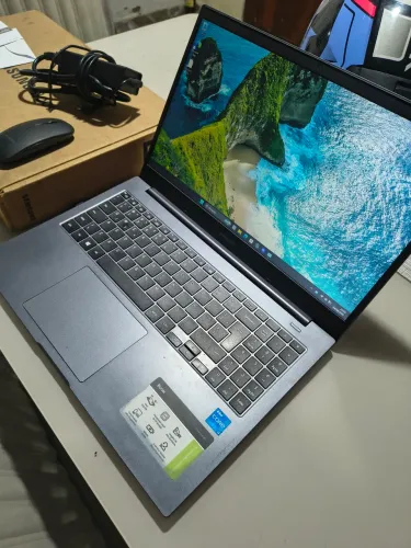 Notebook Samsung book core i3 1TB