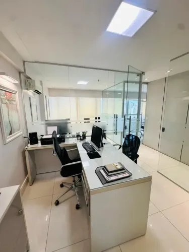 Office Tower | Renascença | 62m² | Andar Alto | Vista Lagoa | Mobiliada | 2 Vagas