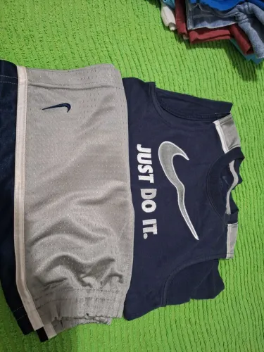 Roupas infantis tamanho 6 anos
