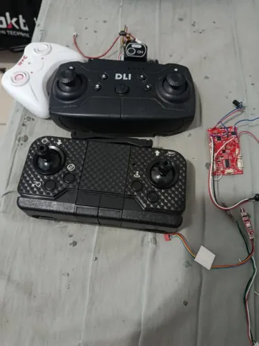 vendo todas essas peças para drone leia o anúncio.
