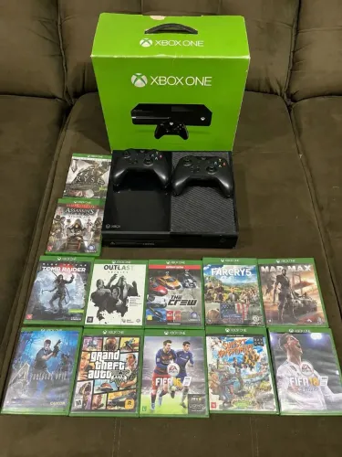 Xbox one + dois controles e 12 jogos mídia física